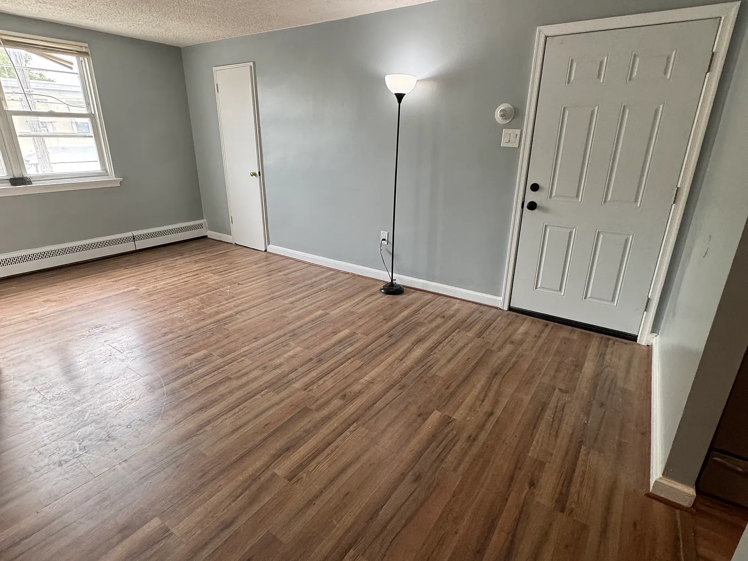 1 bed, 800 sqft, $1,100 — Photo 3