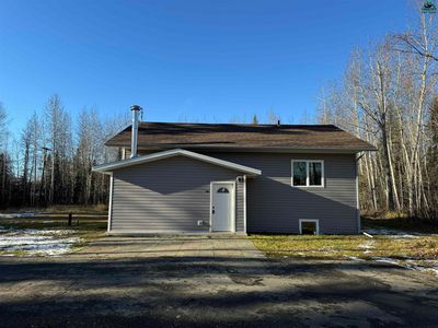 2631 Lancelot Dr E, North Pole, AK, 99705