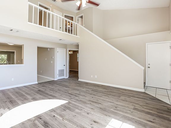 3rd image of 7513 Cinnamon Lakes Dr