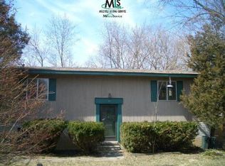 1601 Lone Pine Rd, Walled Lake, MI 48390