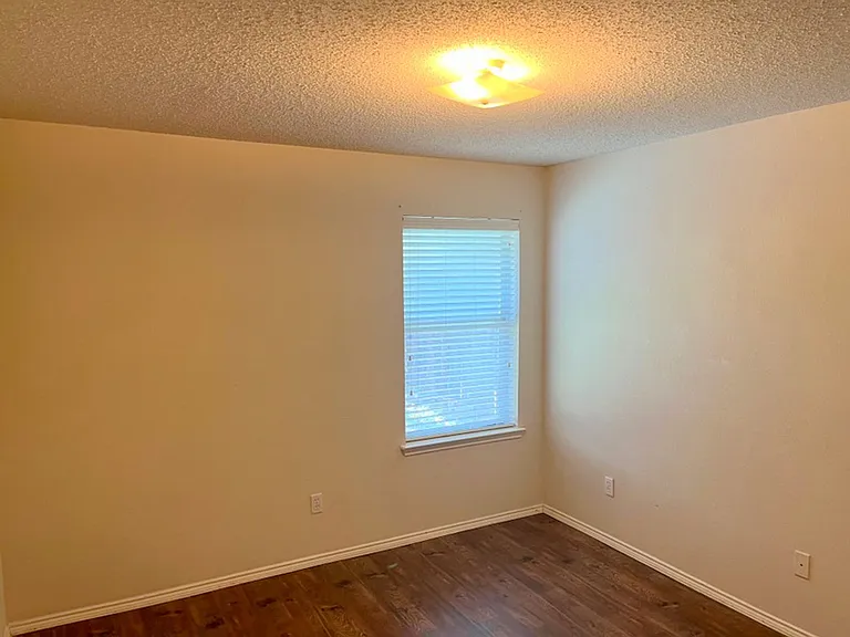 8055 Raleigh Dr — Photo 17