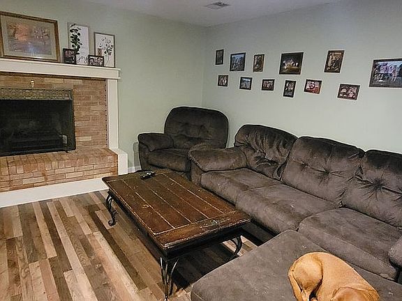 5th image of 146 Kingsway Ln
