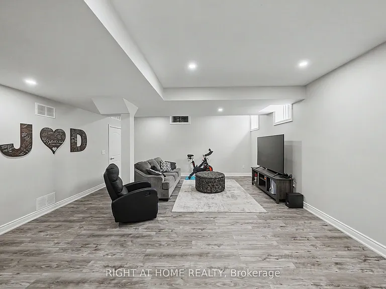 5 Rossini Dr — Photo 23