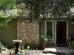 919 El Toro Rd, Ojai, CA 93023