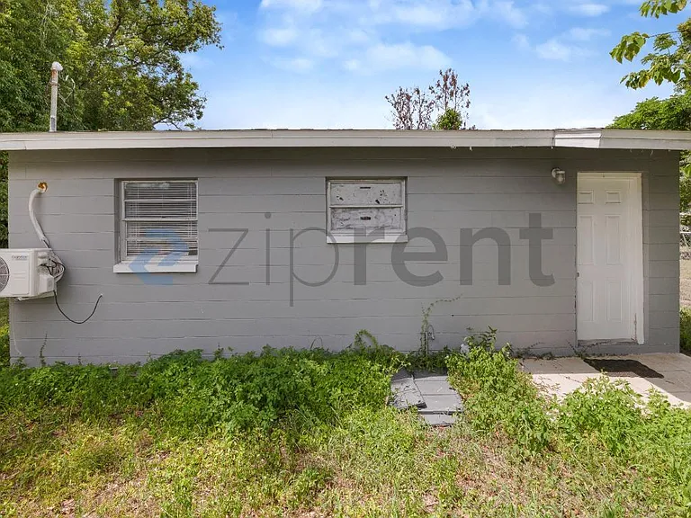 1715 Martin Luther King Jr Blvd — Photo 15