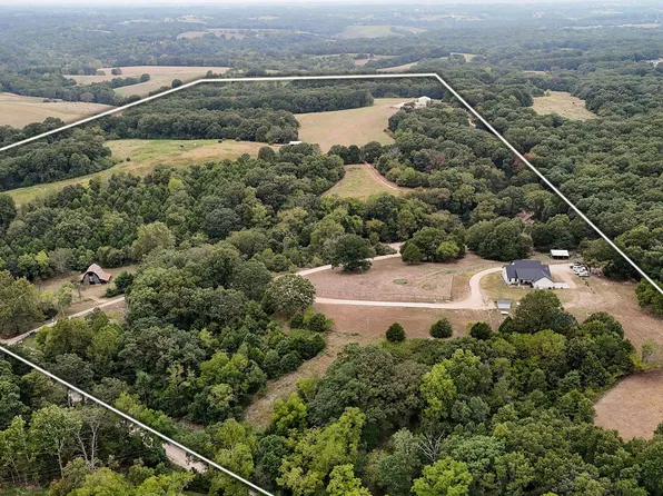411/425 Lake Branch Road, Clever, MO 65631