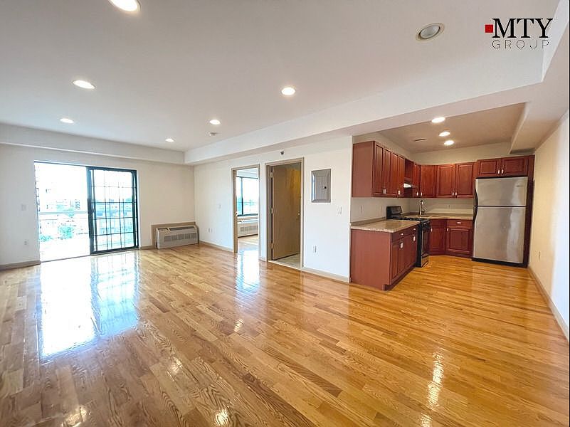 1st image of 58-28 44th Ave #6H
