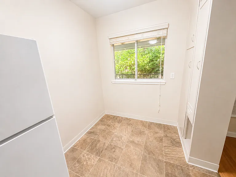 Fort Sutter Manor, Classic Midtown Living! — Photo 30