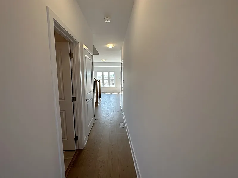 49 Gateway Dr. — Photo 4