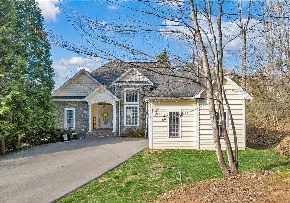 1st image of 1892 Morewood Rd