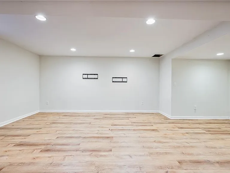2509 Sharondale Dr NE — Photo 27