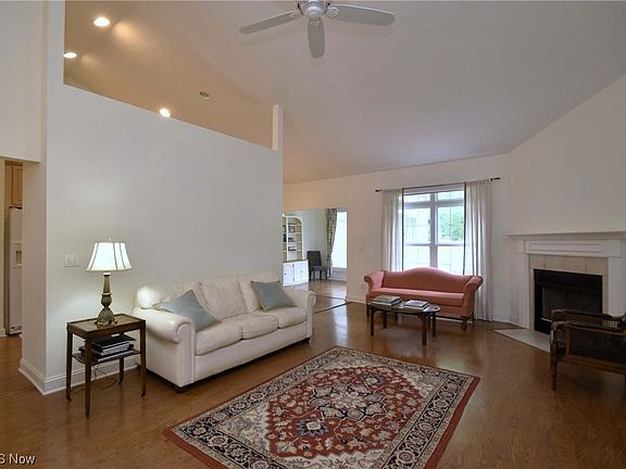 4th image of 331 Rosebury Ct #15