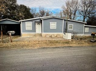 137 Loyal Valley Rd, Kerrville, TX 78028
