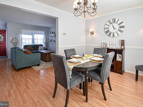 5th image of 1104 Maine Cir