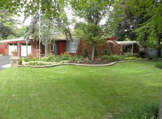 336 S Edgelawn Dr, Aurora, IL 60506