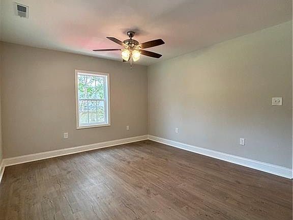 5th image of 116 Gerry St