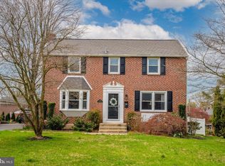 252 Colonial Park Dr, Springfield, PA 19064