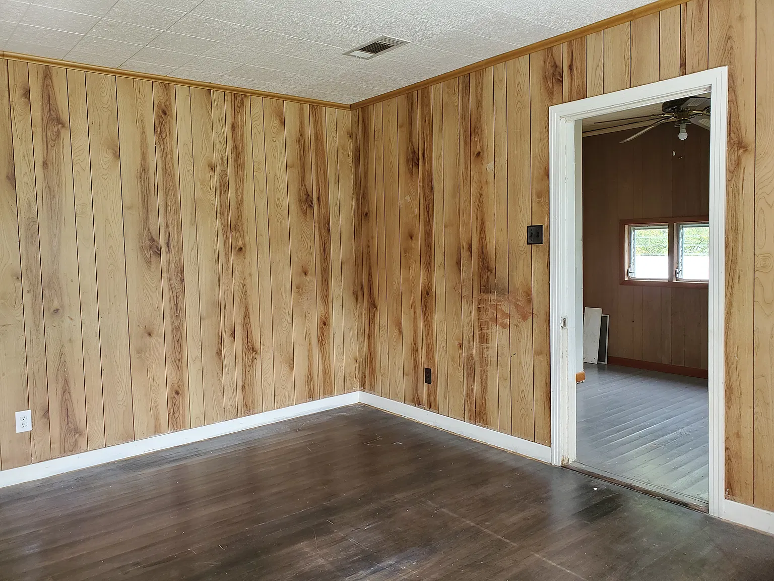 3 bed, 1325 sqft, $825 — Photo 2