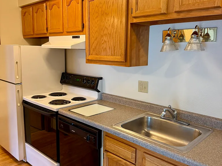 13 E Burlington St #115 — Photo 2