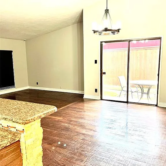 2129 Lymington Rd — Photo 6