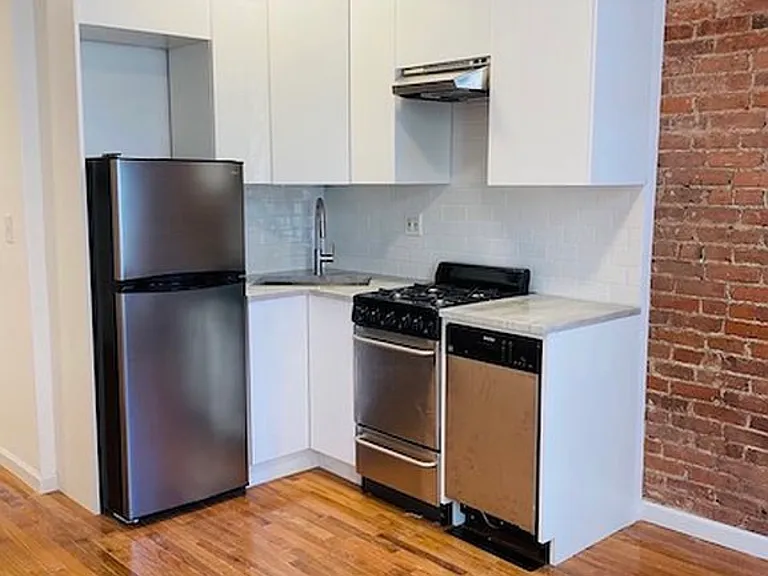 39 Carmine St #1A — Photo 1