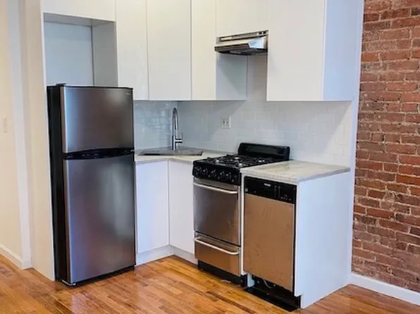 39 Carmine St APT 1A, New York, NY 10014