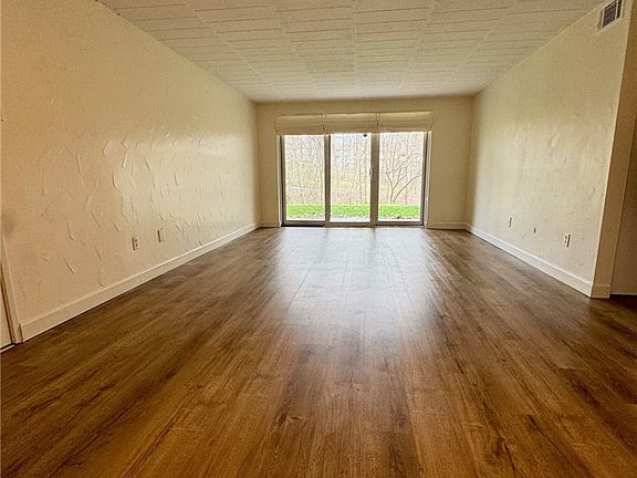 5th image of 321 Ridge Point Cir #B13