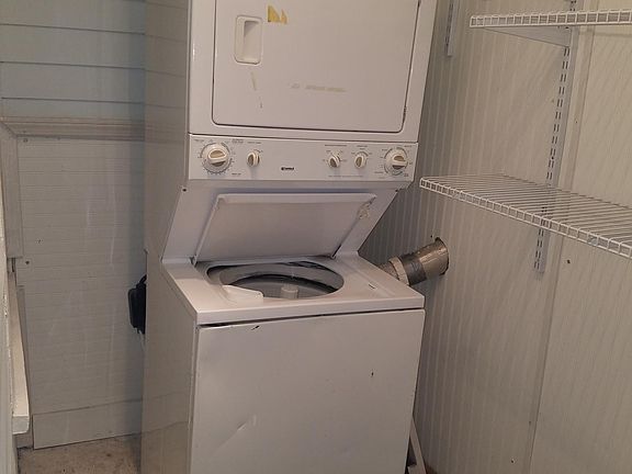 5th image of 1004 Dunbar St
