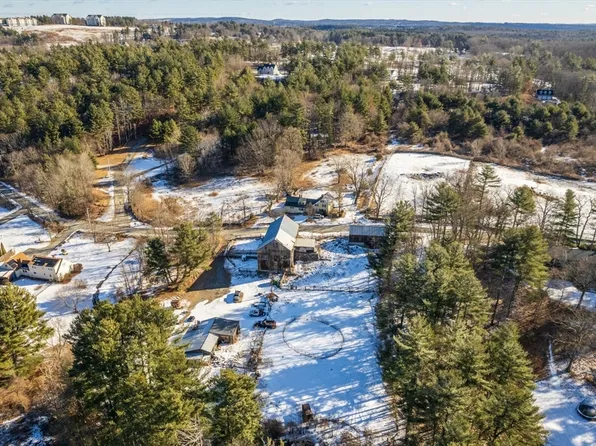 470 High St, Dunstable, MA 01827