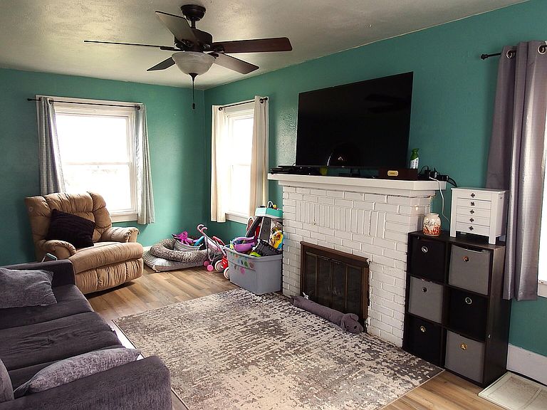Listing photo 4