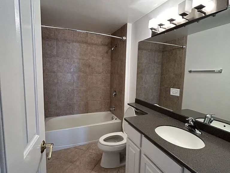 4180 Marine Terrace Apartments — Photo 178