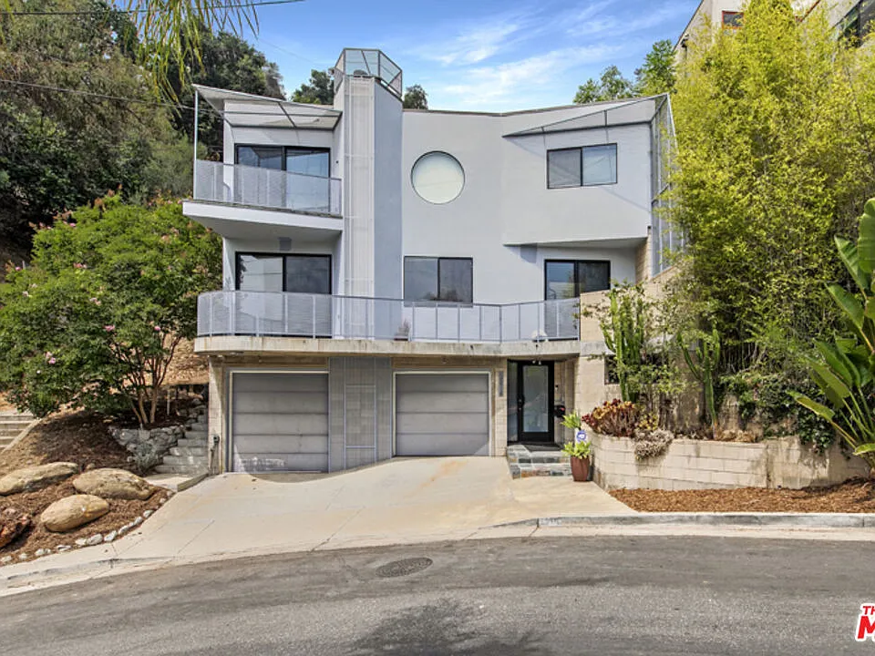 2216 Bancroft Ave