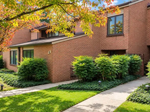 8 Oakhampton Dr, Lutherville Timonium, MD 21093