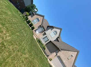 19783 Sycamore Dr, Macomb, MI 48044