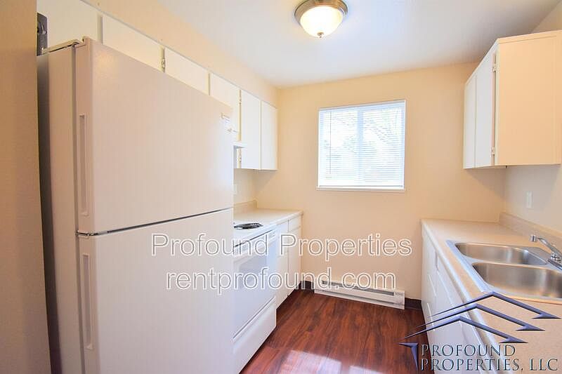 1st image of 12185 SW Gingham Ln APT B