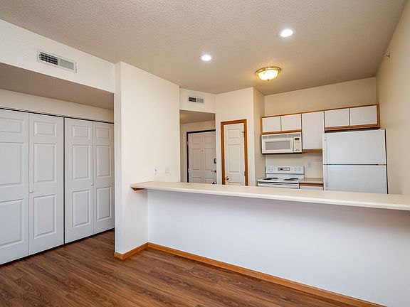 3rd image of 420 5th St #1-22