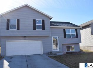 19619 Gail Ave, Omaha, NE 68135