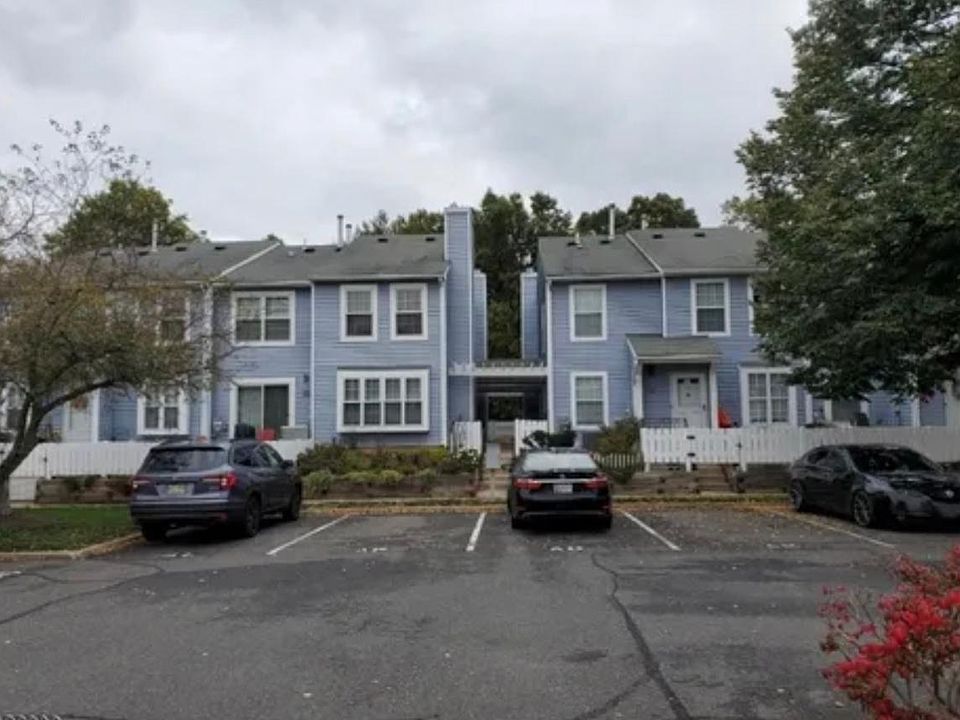 1st image of 110 Almond Dr #110