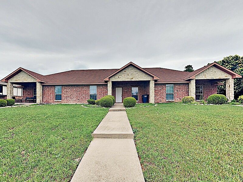 1st image of 4916 Diaz Ave
