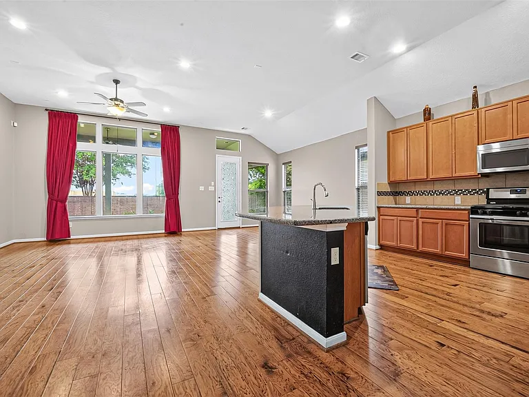16419 Sheffield Run Dr — Photo 9