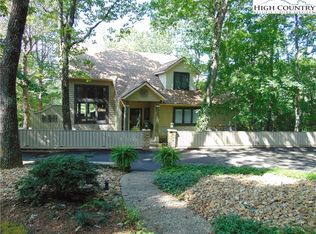 100 Pine Tree Dr, Roaring Gap, NC 28668