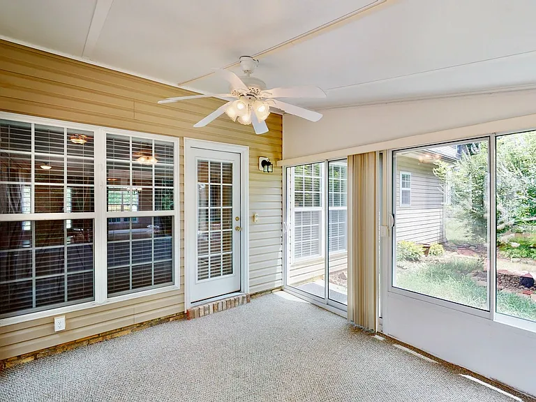 8321 Suttonview Dr — Photo 35