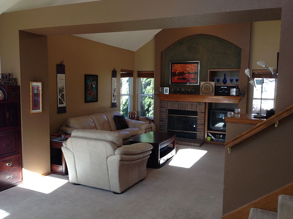 Spacious Living Area