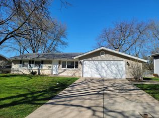 919 Sharon Ln, Schaumburg, IL
