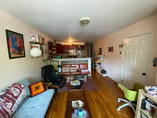 Rented by Premier Metro Realty Corp | media 47