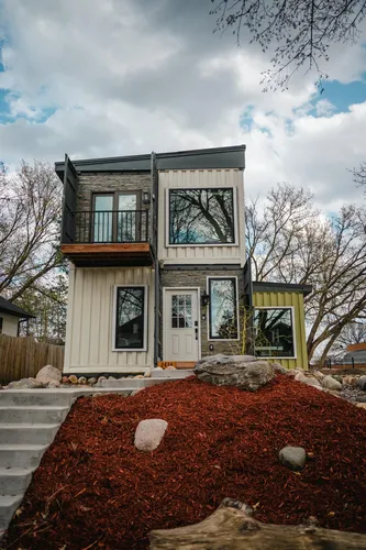 2434 Irving Ave N Photo 1