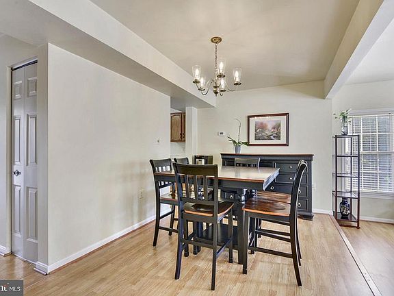 3rd image of 5410 New London Park Dr