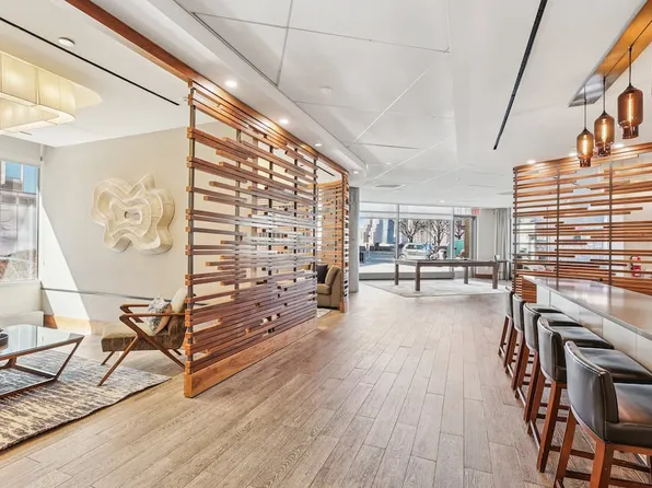 4-75 48th Avenue image 32 of 52