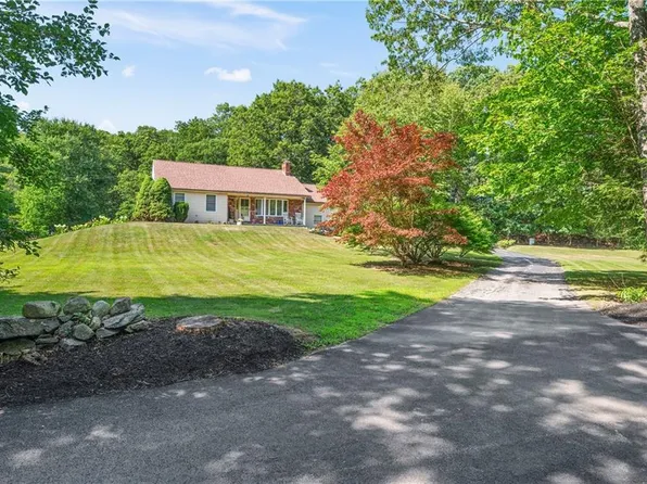 32 Old Reservoir Rd, Cumberland, RI 02864