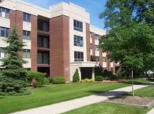 212 W Saint Charles Rd APT 103, Lombard, IL 60148